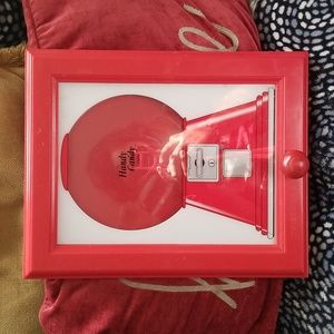 The handy candy frame